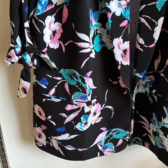 Lane Bryant Floral Black Blazer - Picture 4 of 11